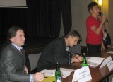 Zprava doleva: hosté Setkání 2008 PhDr. Jiřina Šiklová, CSc. a Ing. Petr Mach, Ph.D.; vlevo předseda České rady dětí a mládeže Aleš Sedláček