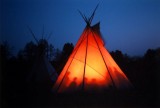 Většina z více než tisícovky skautských letních táborů jsou tábory stálé - buď s podsadovými stany, nebo s indiánskými týpí. (Foto archiv Junáka)