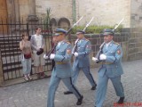 Hradní stráž je slyšet už zdálky... (ŽTJ na Pražském hradě)