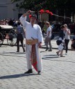 Den Evropy 2011 Praha - propagace Slovenska (kromě práskání bičem tenhle krojovaný hromotluk taky hrál skvěle na fujaru)