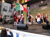Na Pražském jarmarku se pravidelně představují folklorní soubory z nejrůznějších zemí. (Foto Jiří Majer, 2008)