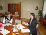Místopředsedkyně ČSSD Alena Gajdůšková v debatě s předsedou ČRDM Alešem Sedláčkem (foto Tomáš Novotný)