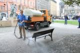 Třetí ročník projektu 72 hodin začal úklidem na pražském Senovážném náměstí (foto Jiří Majer)