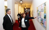 Do výtvarné soutěže na téma korupce děti zaslaly 170 obrázků - byly vystaveny po chodbách Úřadu vlády ČR 