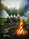 Prázdniny a táborové ohně, kamarádi a dobrodružství - to patří k sobě (foto Tomek Hurt)